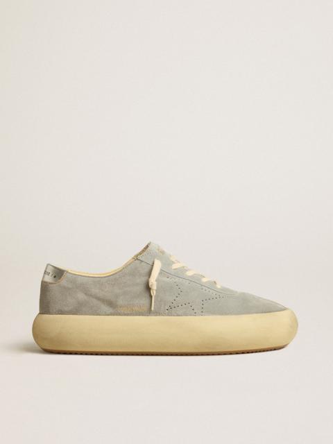 Golden Goose Men's Space-Star shoes in ice-gray suede with perforated star