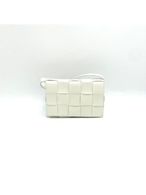 Other Designers Bottega - Bottega Veneta White Cassette Bag Medium (Built-in Chip)