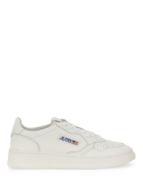 AUTRY SNEAKERS MEDALIST LOW IN MORBIDA PELLE