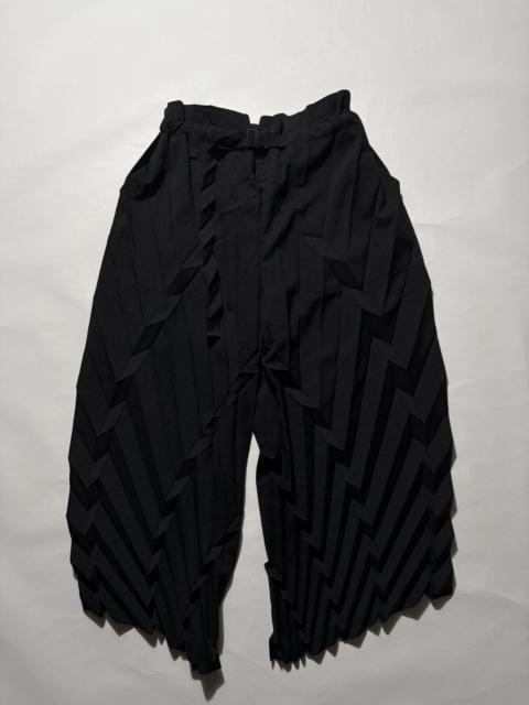 ISSEY MIYAKE ISSEY MIYAKE ME TREE PLEATS CROPPED PANTS