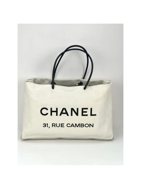 CHANEL Chanel Essential 31 Rue Cambon Slopping White Leather Tote