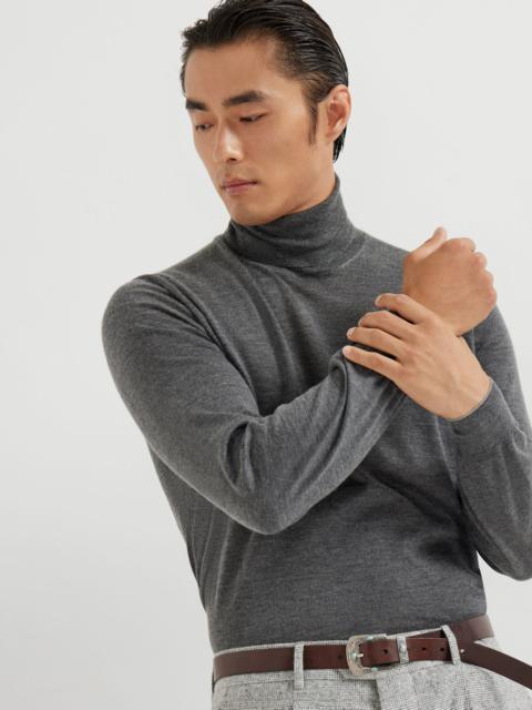 Brunello Cucinelli Cashmere and silk lightweight turtleneck sweater