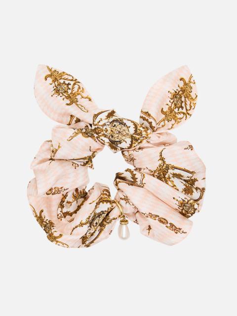 CAMILLA SCRUNCHIE WITH TRINKET