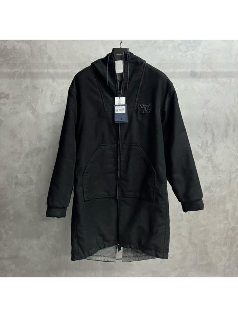 Louis Vuitton Louis Vuitton x Collaboration Black Solid-Color Cotton Coat with Embroidered Logo and Fishtail Hem