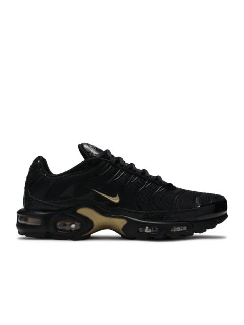 Nike AIR MAX PLUS 'BLACK METALLIC GOLD'