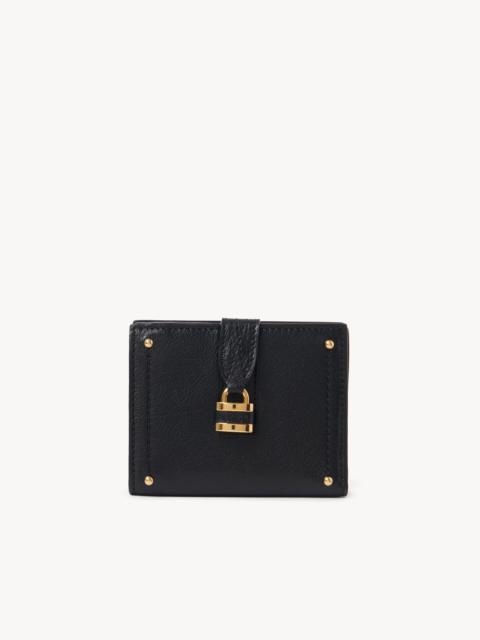 Chloé PADDINGTON SQUARE WALLET IN GRAINED LEATHER
