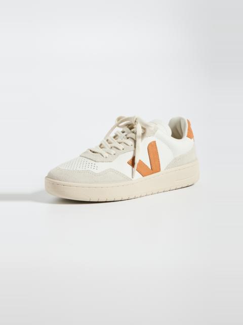 VEJA V-90 Sneakers