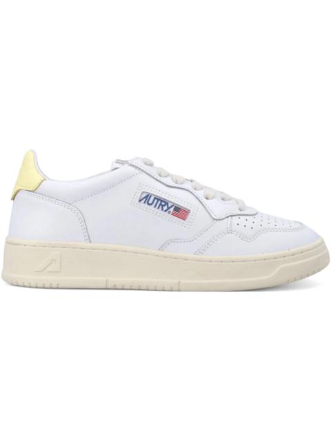 AUTRY Autry Medalist Leather Low White Lemon Meringue (Women's)