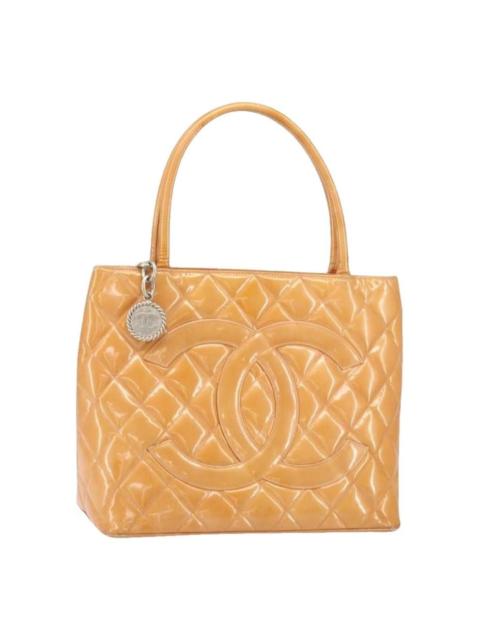 CHANEL Patent leather tote