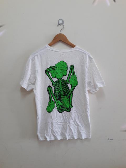 Other Designers Uniqlo - Rare Kaws X Uniqlo t-shirt