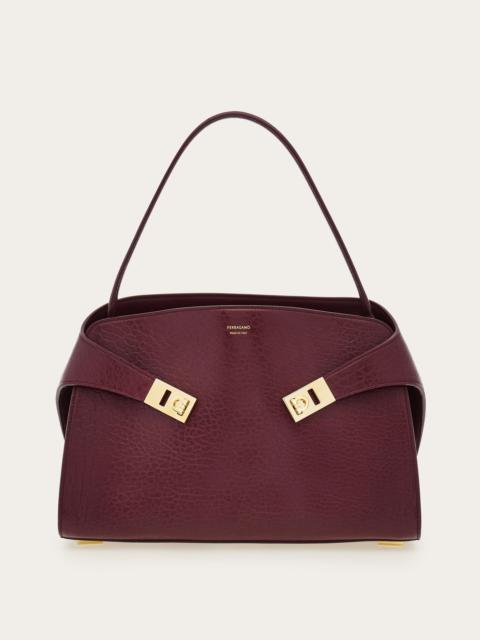 FERRAGAMO Hug soft shoulder bag (M)