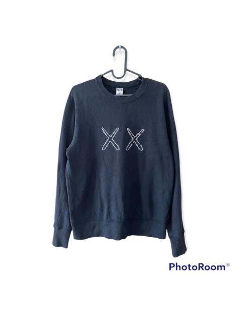 Other Designers Uniqlo - KAWS Sesame Street Uniqlo Pull Over Crewneck Sweatshirt