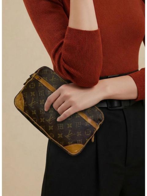 Louis Vuitton Vintage Louis Vuitton Cluct Bag