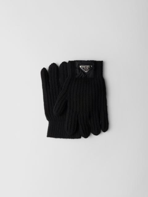 Wool and cashmere gloves