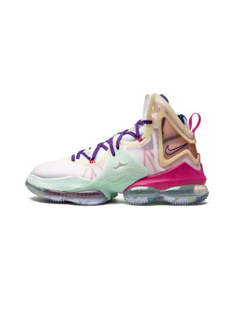 Nike LeBron 19 "Valentine's Day"