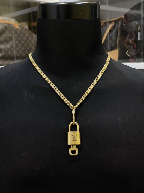 Louis Vuitton Louis Vuitton padlock / key / chain gold
