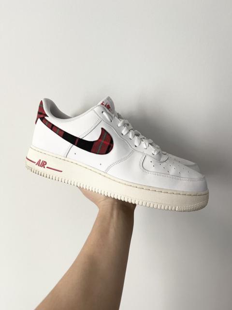 Nike STEAL! Nike Air Force 1 ‘07 LV8 Christmas- size 12