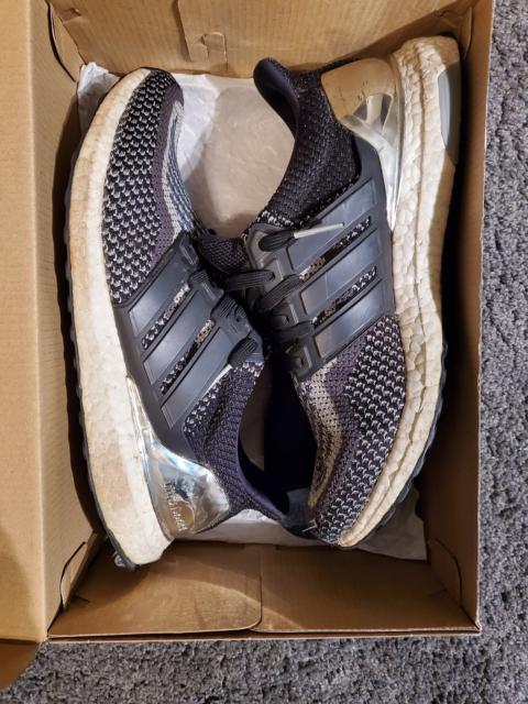 adidas Ultra boost silver medal