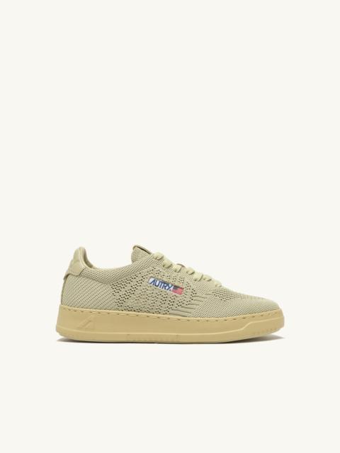 AUTRY MEDALIST EASEKNIT LOW SNEAKERS IN HAY KNIT