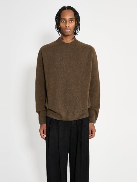 MARGARET HOWELL SEAMLESS CREW NECK MERINO CASHMERE BRACKEN