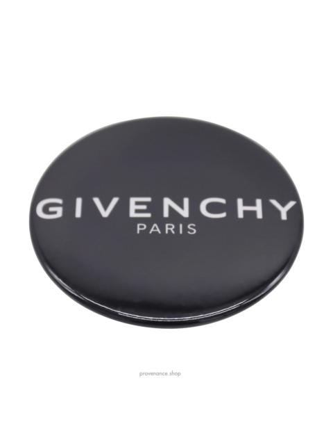 Givenchy Givenchy Paris Pin