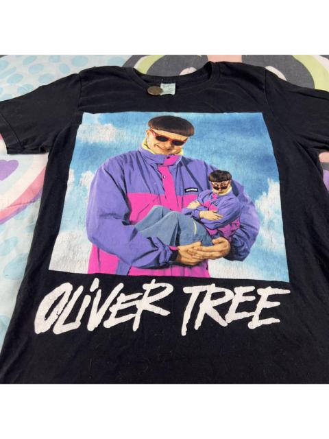 Small black Oliver tree band tour shirt