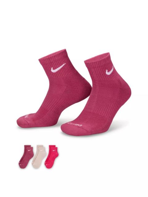 Nike Everyday Plus Cushioned Training Ankle Socks (3 Pairs)-Pink