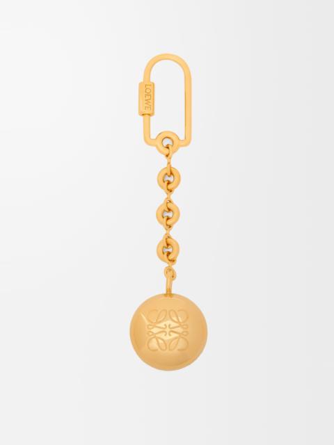 Loewe Pebble keyring in brass