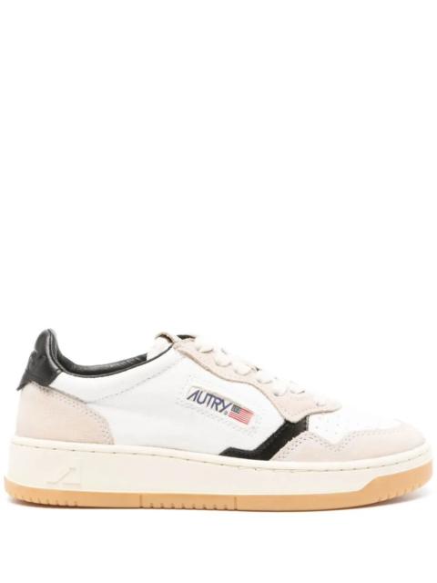 AUTRY Medalist Low Leather Sneakers
