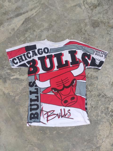 Other Designers Vintage 90s Vintage Chicago Bulls Magic Johnson t shirt NBA