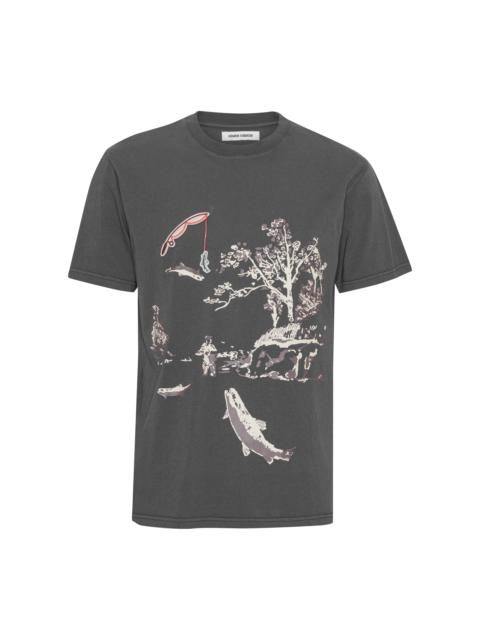 HENRIK VIBSKOV FISHING ROD TEE - DARK SHADOW