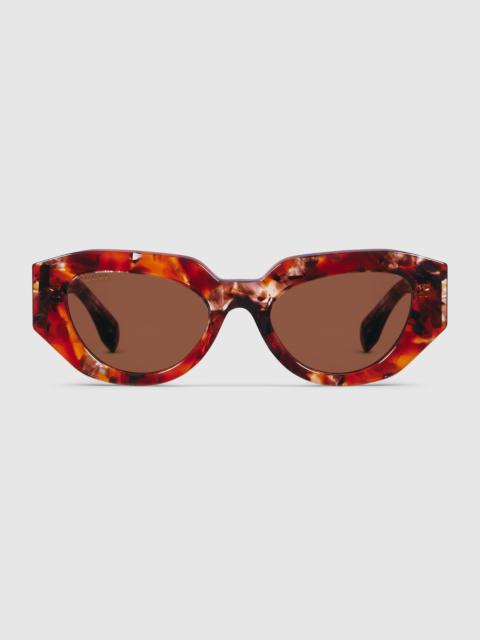 Cat eye frame sunglasses