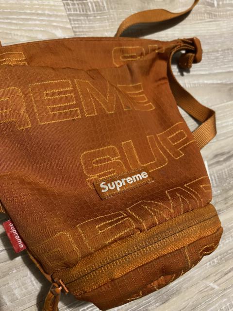 Supreme Supreme crossbody bag