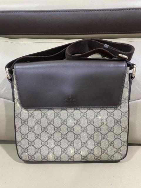 GUCCI Authentic Gucci GG Supreme Flap Messenger Bag