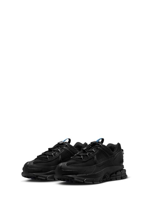 Nike Nike Zoom Vomero Roam Winterized Sneaker in Black/Black/Black/Blue at Nordstrom