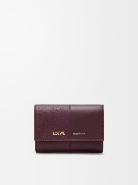 Loewe Small vertical wallet in smooth and grained calfskin