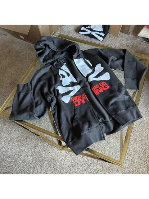 Other Designers Other - WORKiNG ON DYiNG SKULL & CROSSBONES ZiP-UP SWEATSHiRT HOODiE