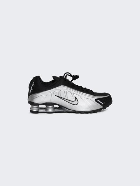 Nike Shox R4 Sneakers Metallic Silver And Metallic Silver-black