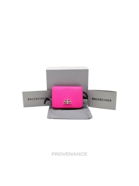 BALENCIAGA Balenciaga BB Trifold Wallet - Pink