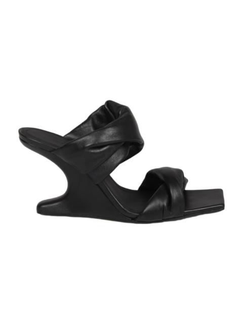 Cantilever 8 Twisted Sandal
