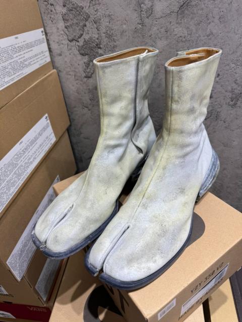 Maison Margiela Maison Margiela White Painted Tabi Chelsea Boots