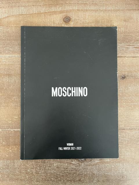 Moschino F/W 2021 women Lookbook
