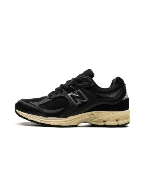 New Balance M2002R "Vintage Black White"