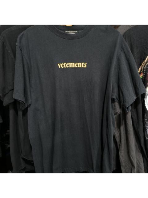 VETEMENTS VETEMENTS Shipping Label Priority Mail Tee
