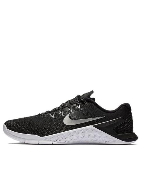 Nike (WMNS) Nike Metcon 4 'Black Metallic Silver' 924593-001