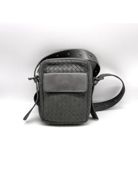 Other Designers Bottega - Bottega Veneta Gray Leather Intrecciato Crossbody Bag