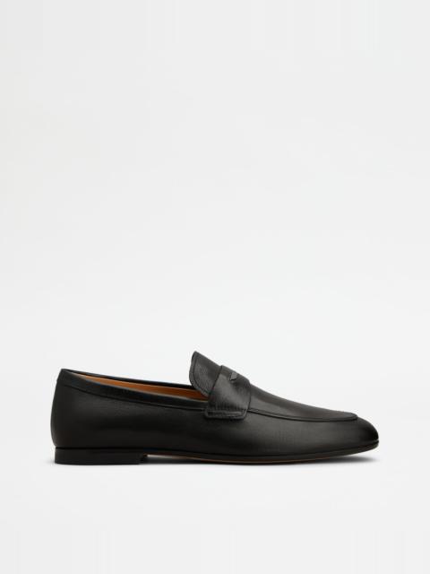 Tod's LOAFERS IN LEATHER - BLACK