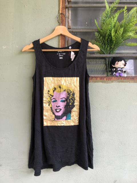 Other Designers Uniqlo - 💥Uniqlo Andy warhol X maryln monroe tank top spell out girl