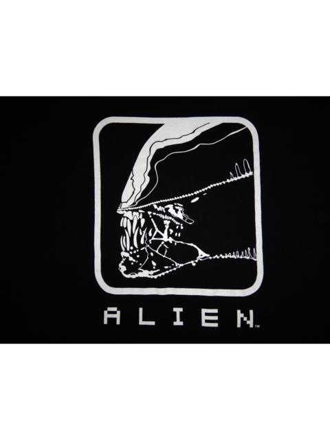 Other Designers Uniqlo - Alien tshirt movie promo retro