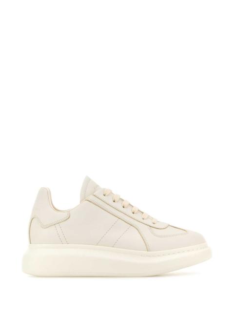 Alexander McQueen Alexander Mcqueen Men White Leather Sneakers